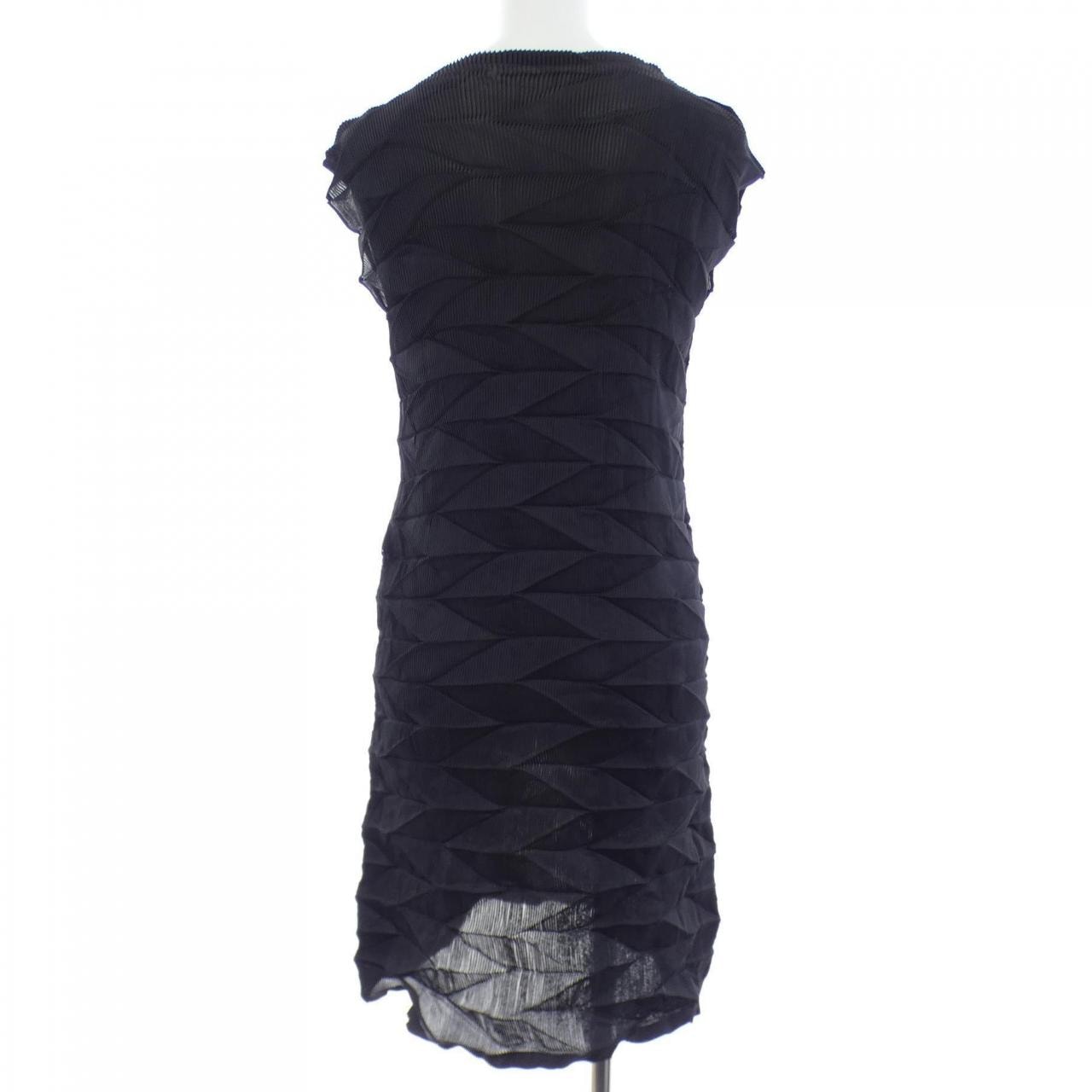 ミーイッセイミヤケ me ISSEY MIYAKE MI51FT153 ワンピース