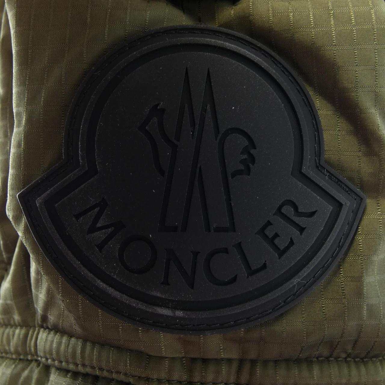 モンクレール MONCLER ダウンジャケット