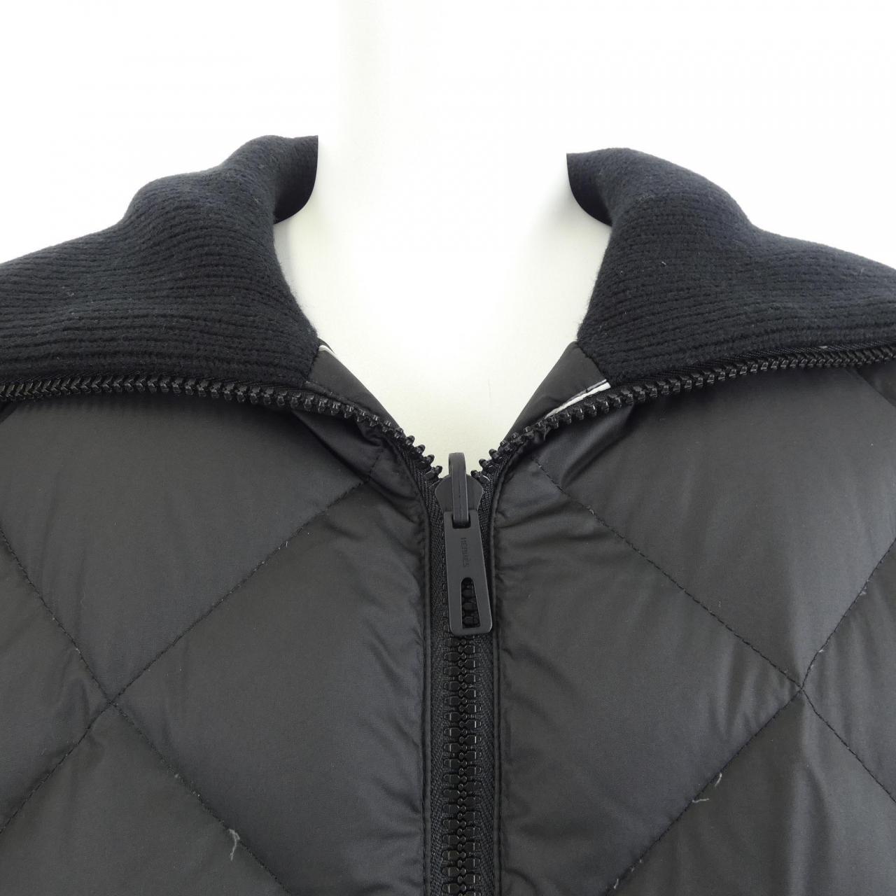 エルメス HERMES LA PROMENADE DU MATIN 2H0160D4 ダウンジャケット