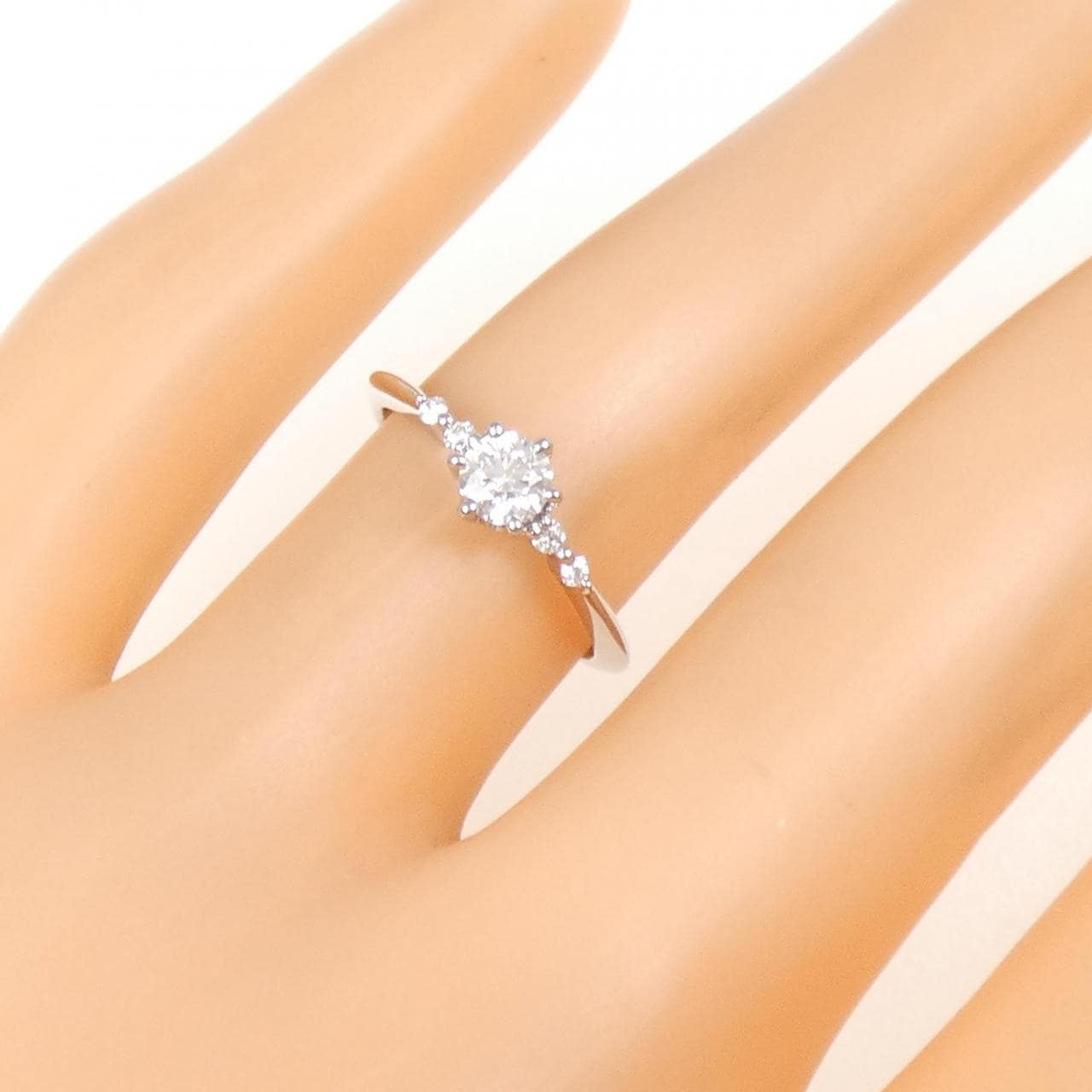 PT950鑽石戒指，0.240克拉，G色，VS2淨度，3EXT H&C