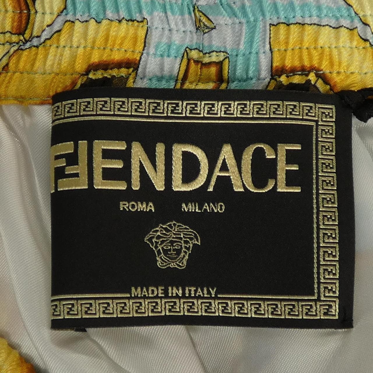 フェンダーチェ FENDACE 1004845 ショートパンツ
