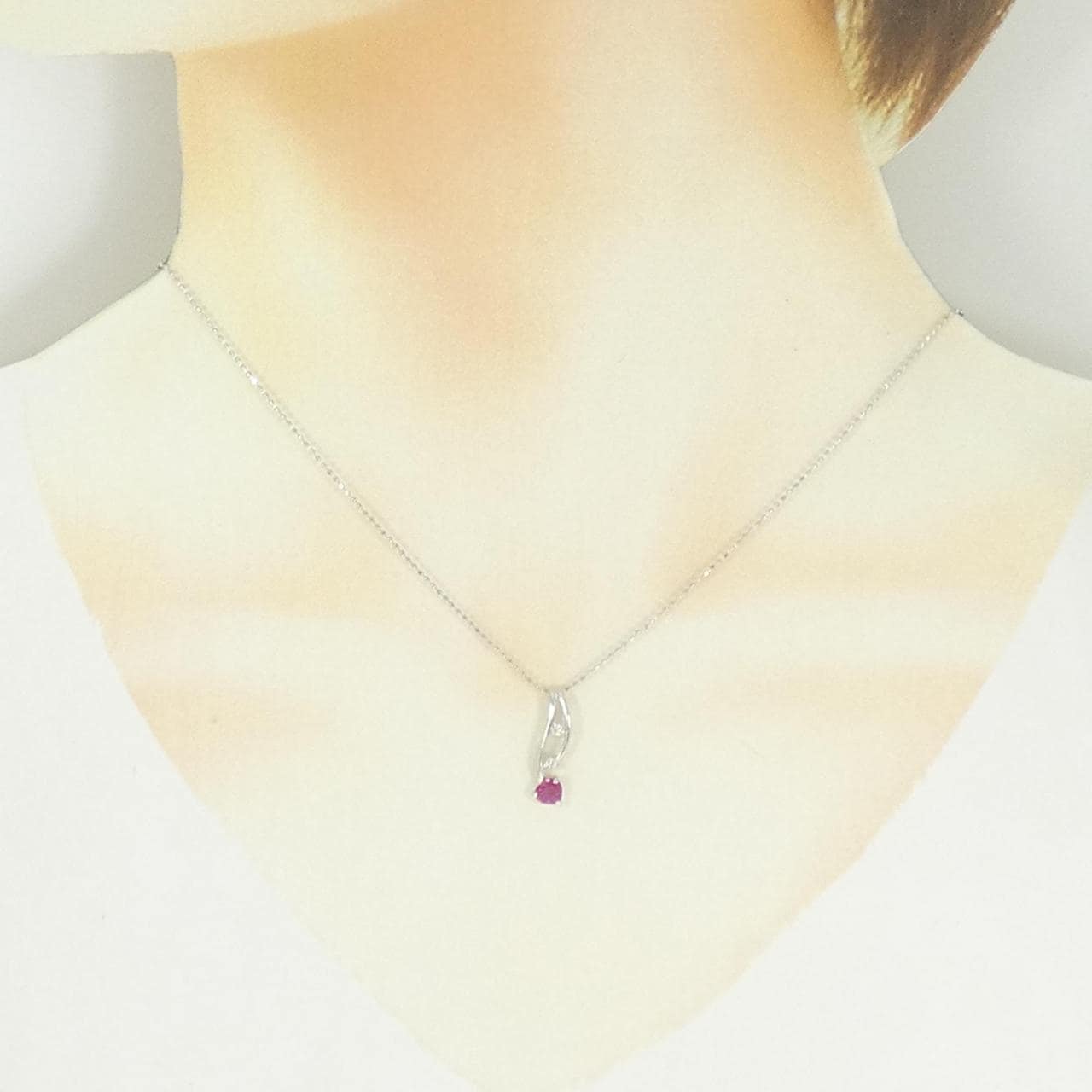 K18WG ルビー ネックレス 0.25CT