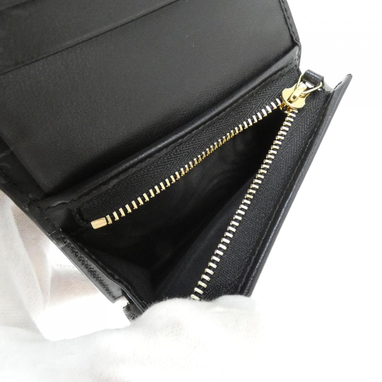 グッチ 723786 UM8IG 財布