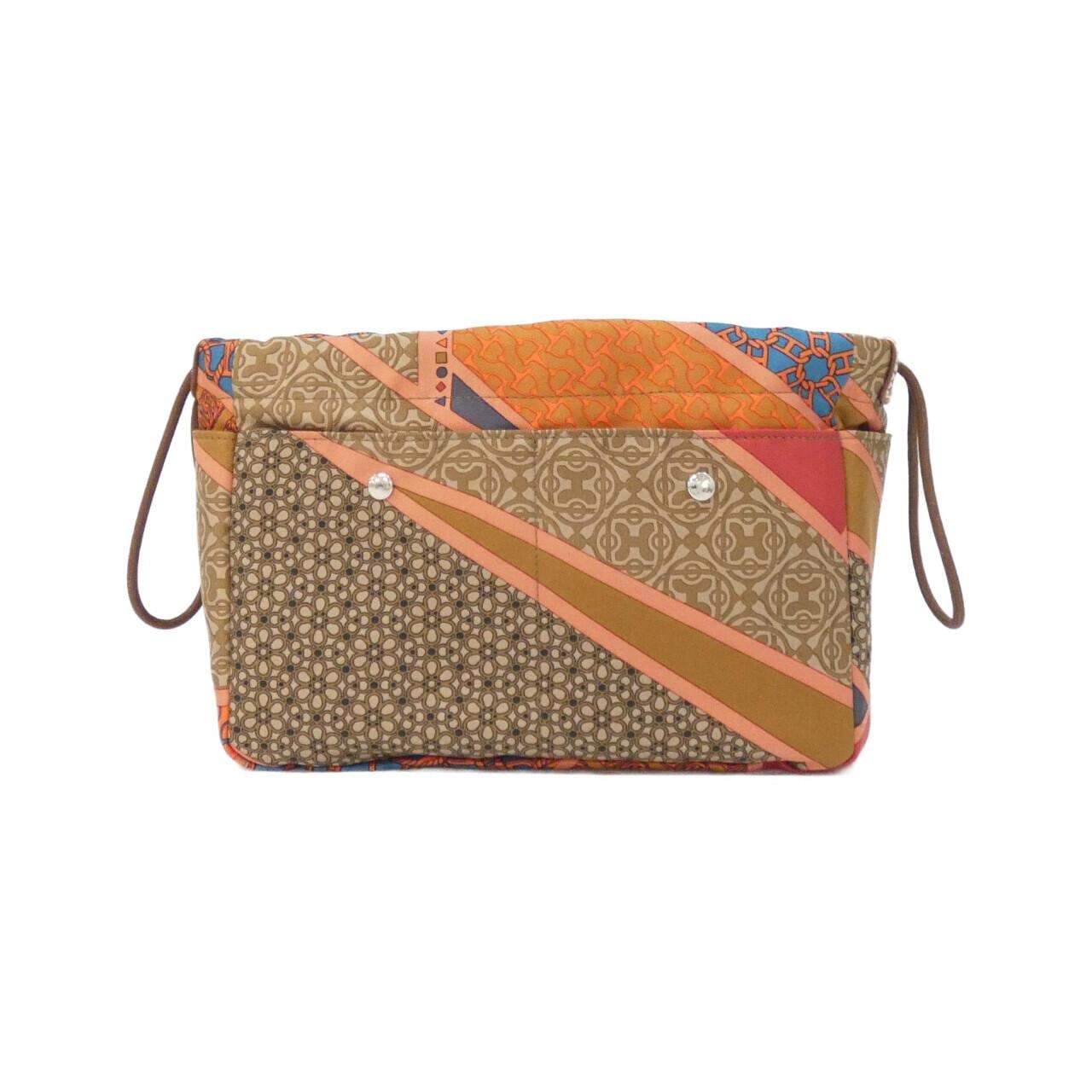 エルメス CARRE EN CRAVATE フールビ 20cm 067591CK ポーチ