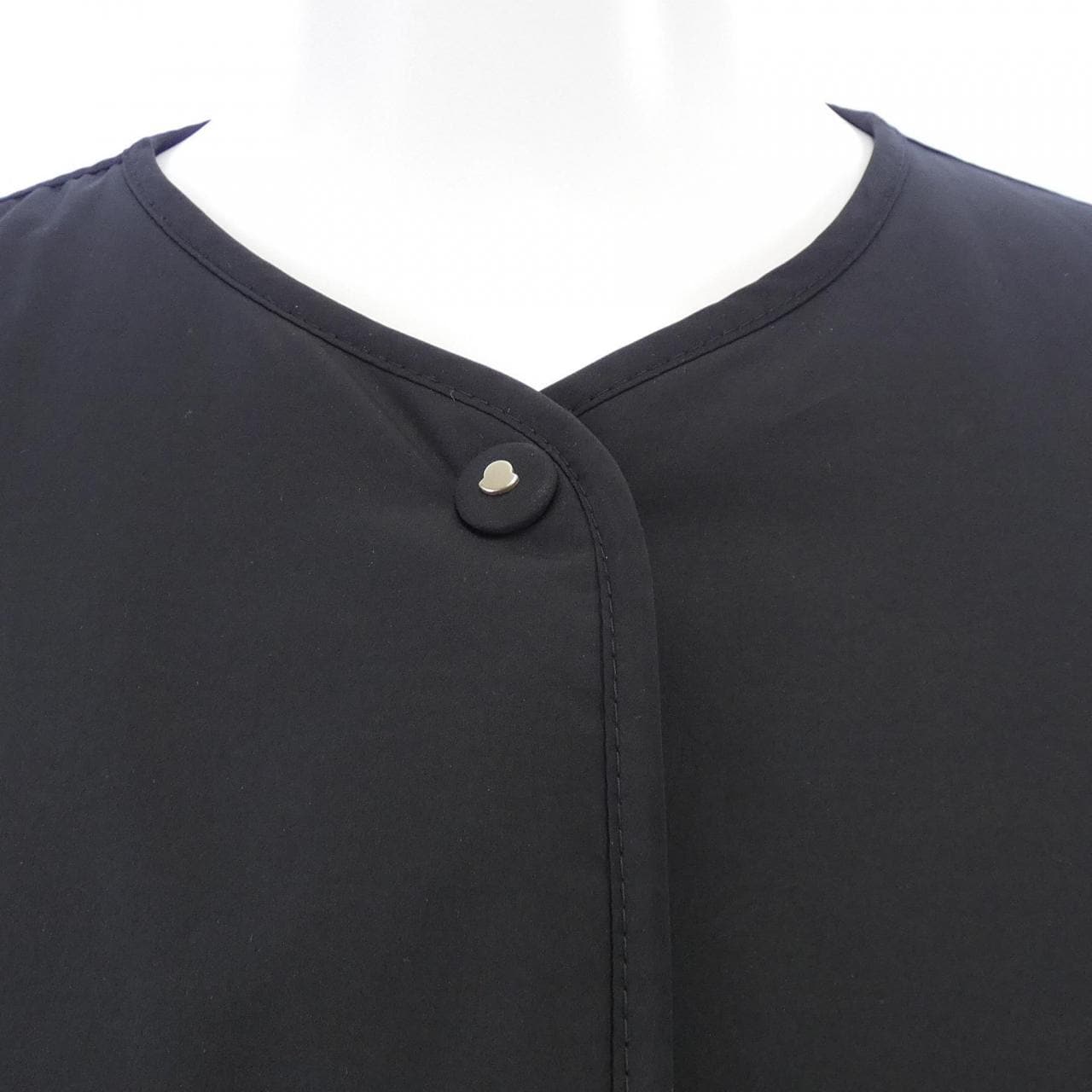 モンクレール MONCLER NEVERS ノーカラージャケット