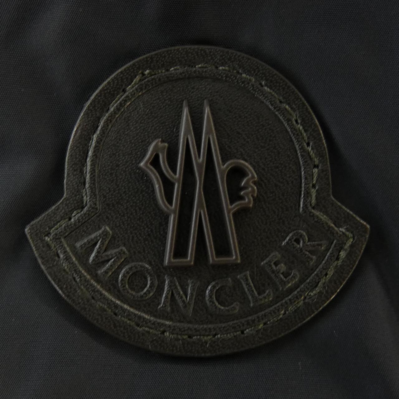モンクレール MONCLER ダウンジャケット