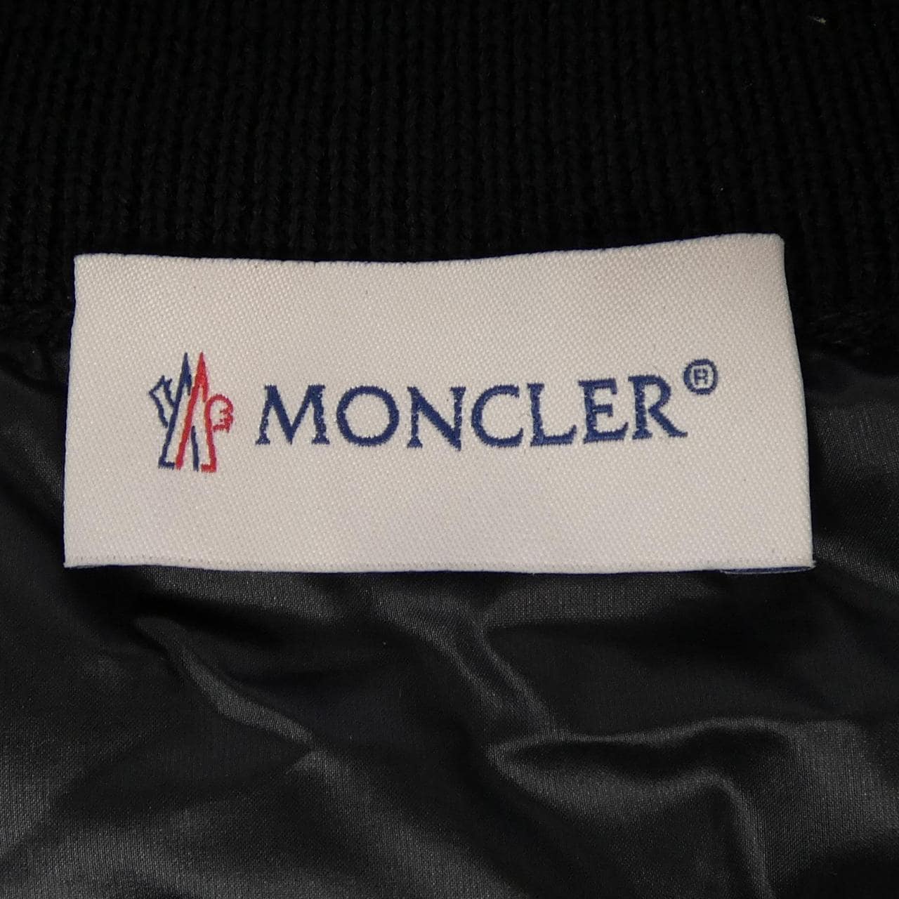 【新品】モンクレール MONCLER 20939B00036 M1131 ダウンジャケット