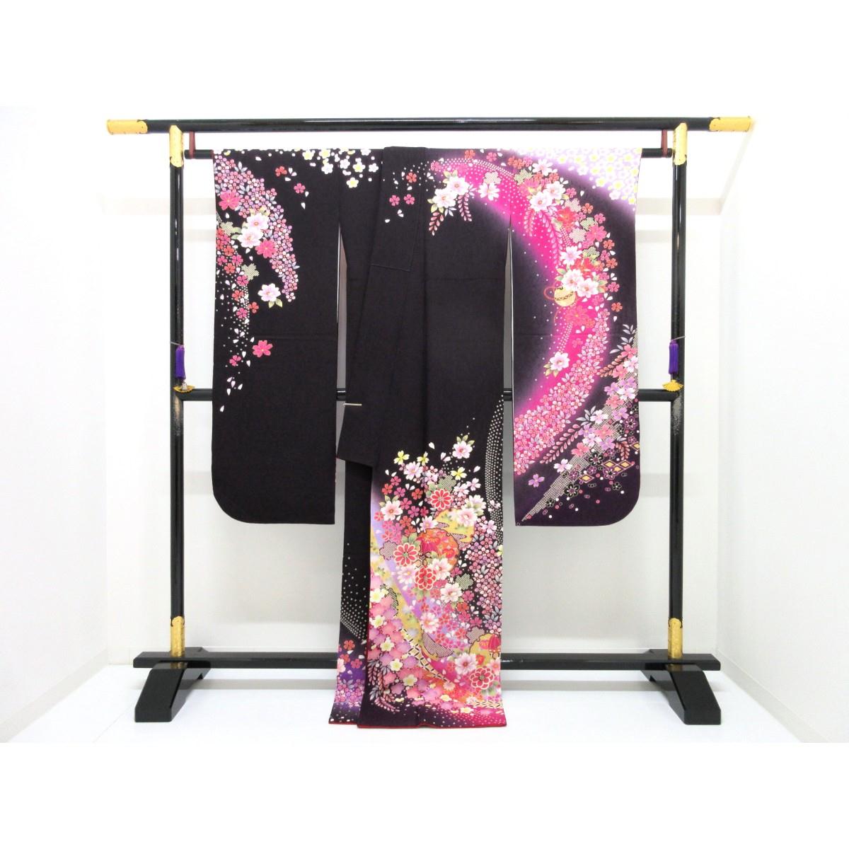 振袖　友禅金彩加工　刺繍入り　ボカシ染
