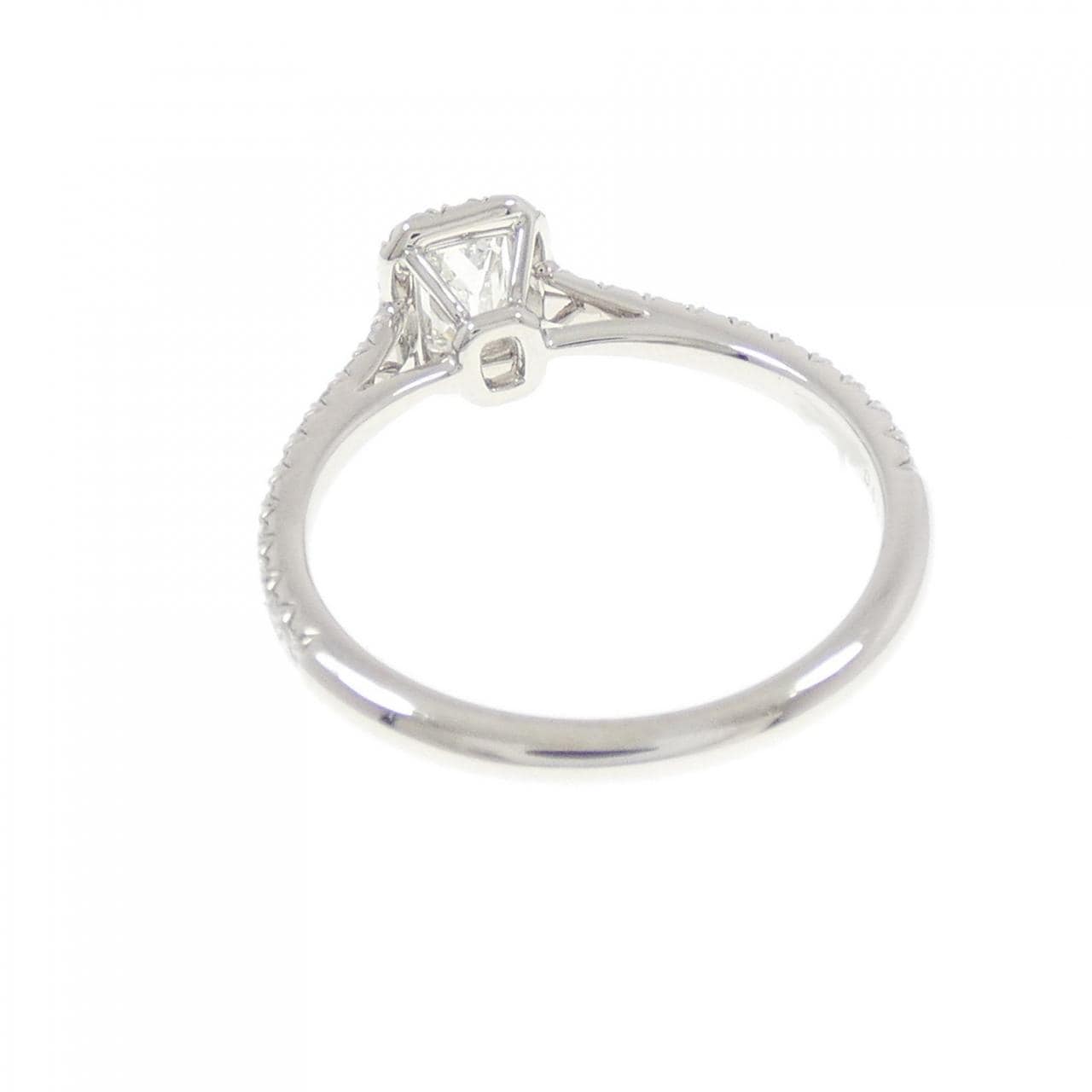 ティファニー ソレスト エメラルドカット リング 0.31CT H VVS1