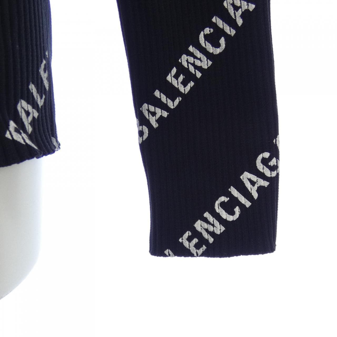 バレンシアガ BALENCIAGA 555321 T6140 トップス