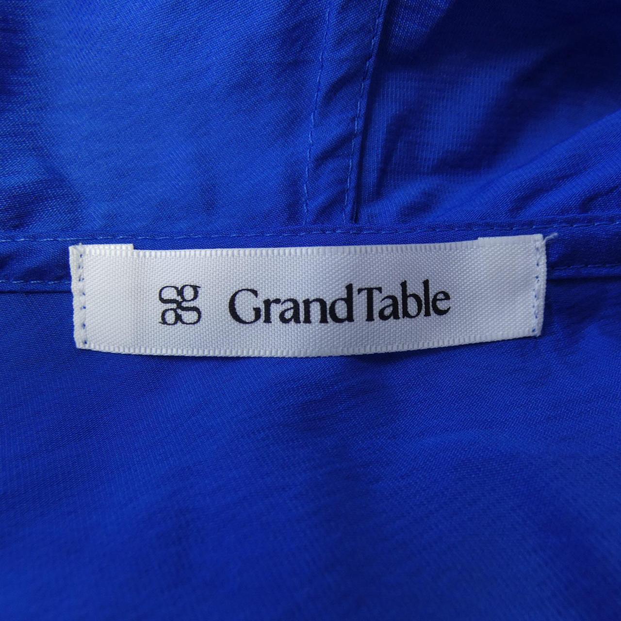 GRAND TABLE トップス