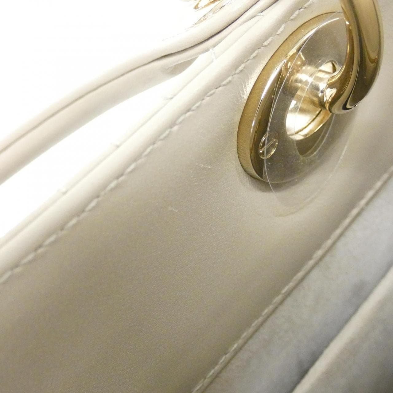 クリスチャンディオール レディ ディオール ミディアム M0565ONGE バッグ