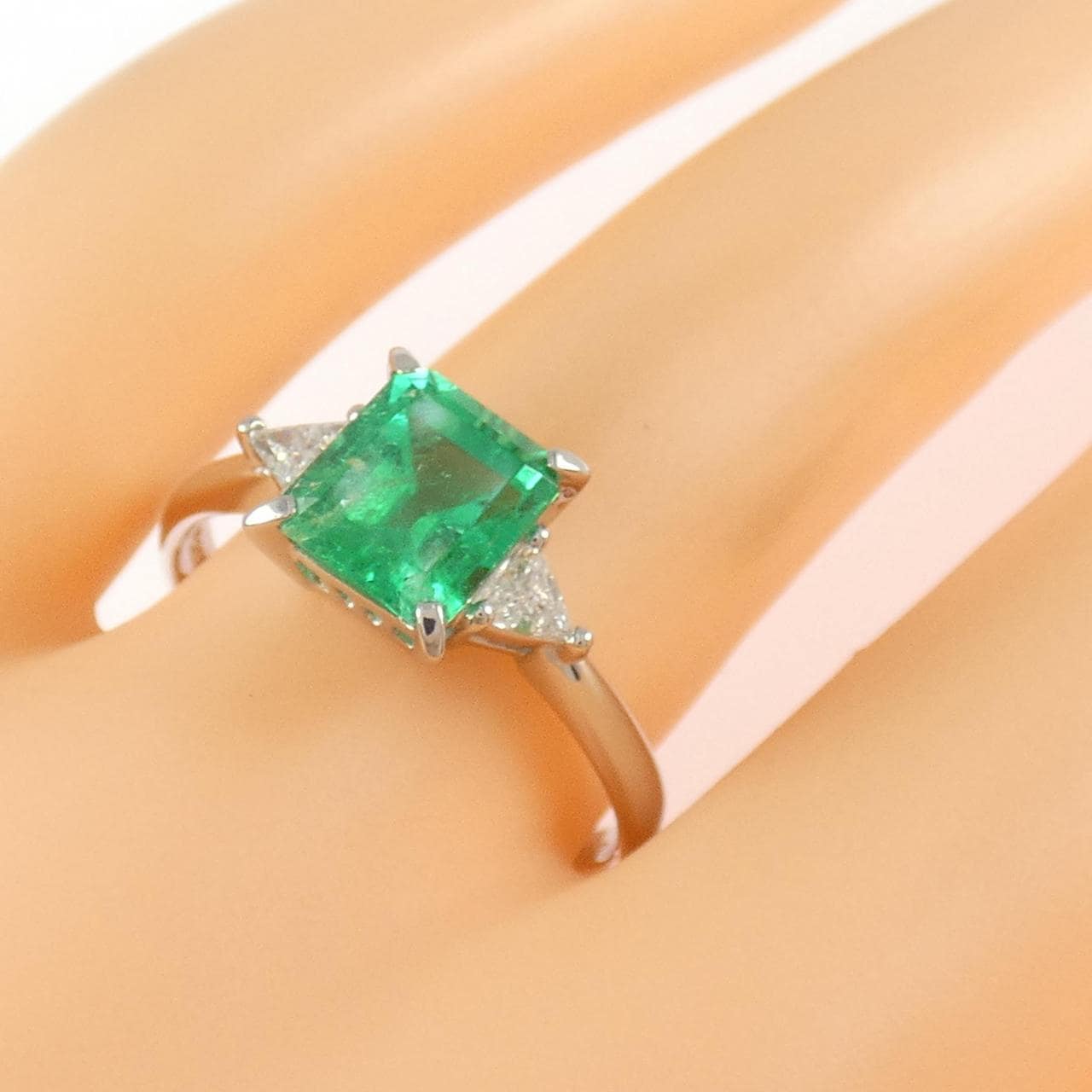 PT900 エメラルド リング 1.47CT