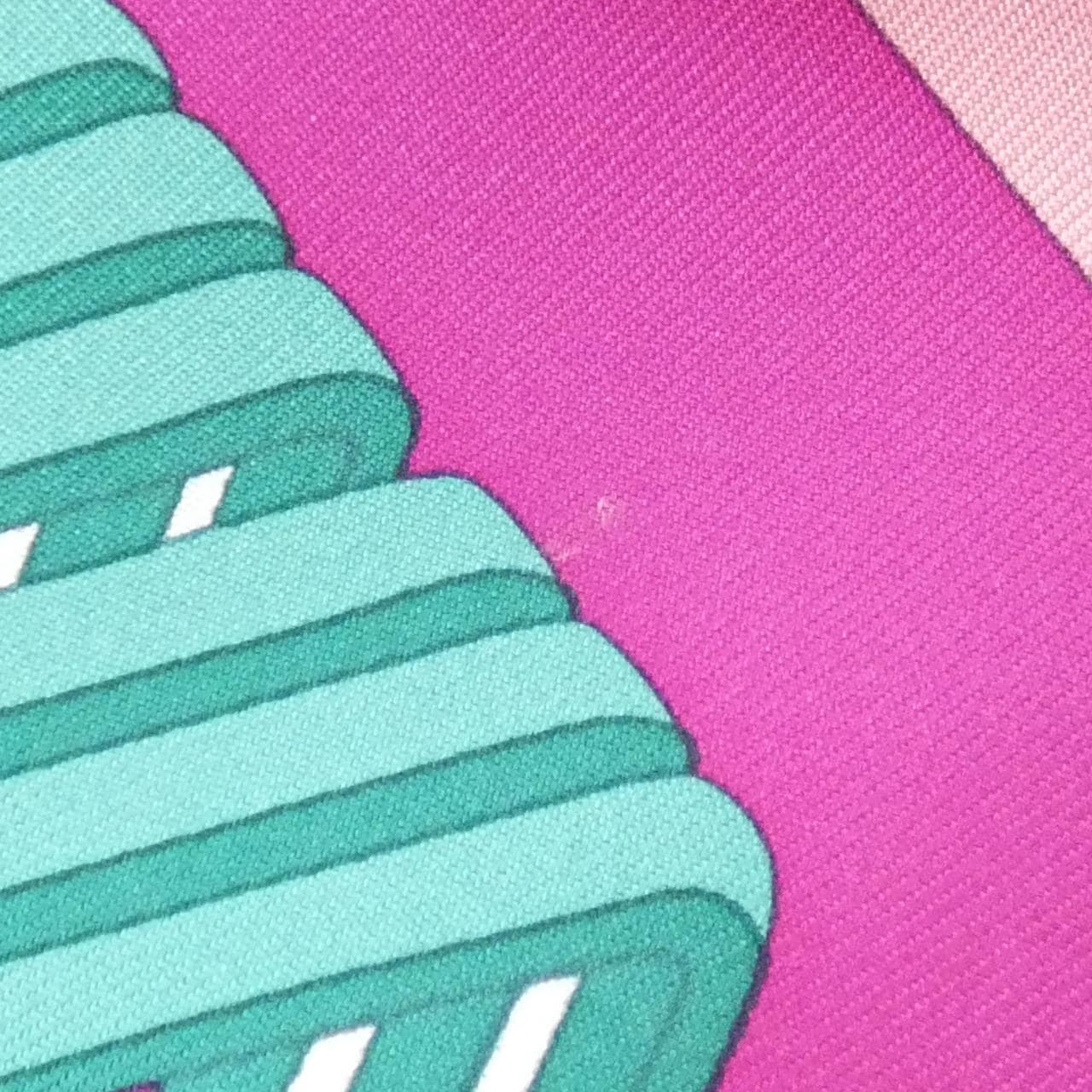 エルメス SANGLES EN ZIGZAG カレ スカーフ