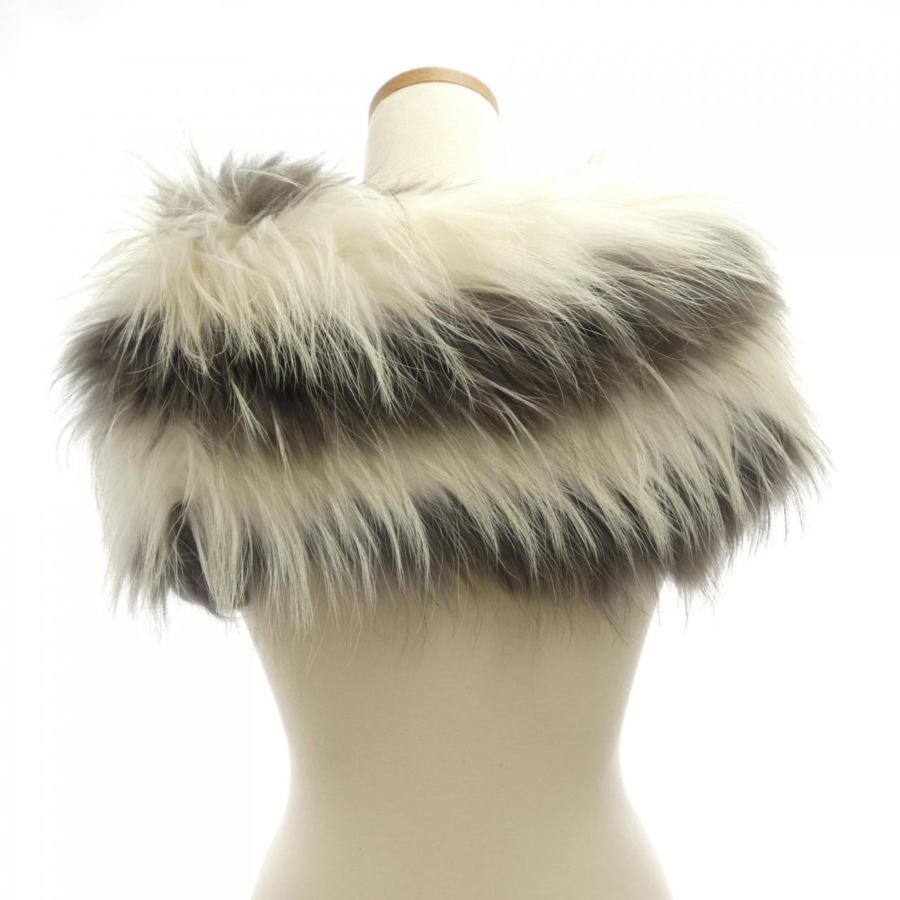 CHARLOTTE SIMONE STOLE