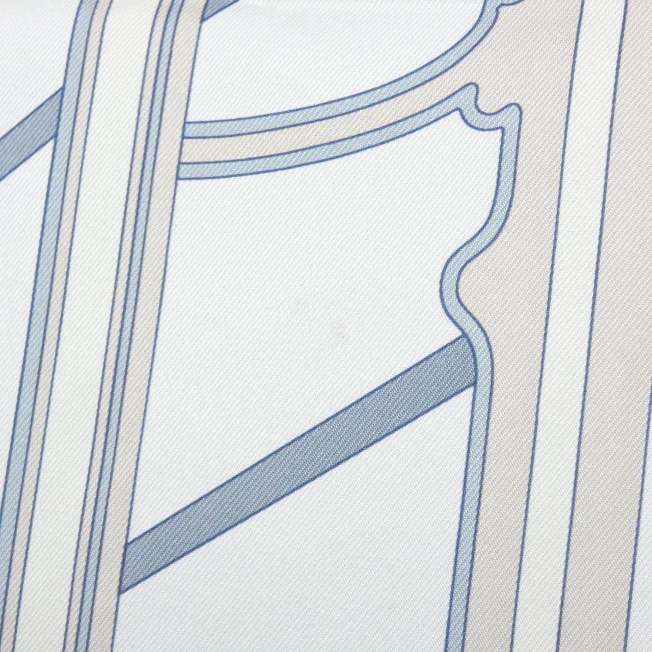 エルメス LA LIGNE COUP DE FOUET カレ 004183S スカーフ