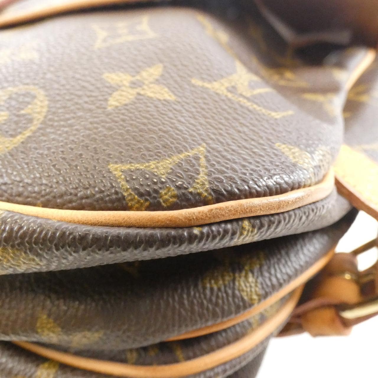 ルイヴィトン モノグラム ソミュール 30cm M42256 ショルダーバッグ