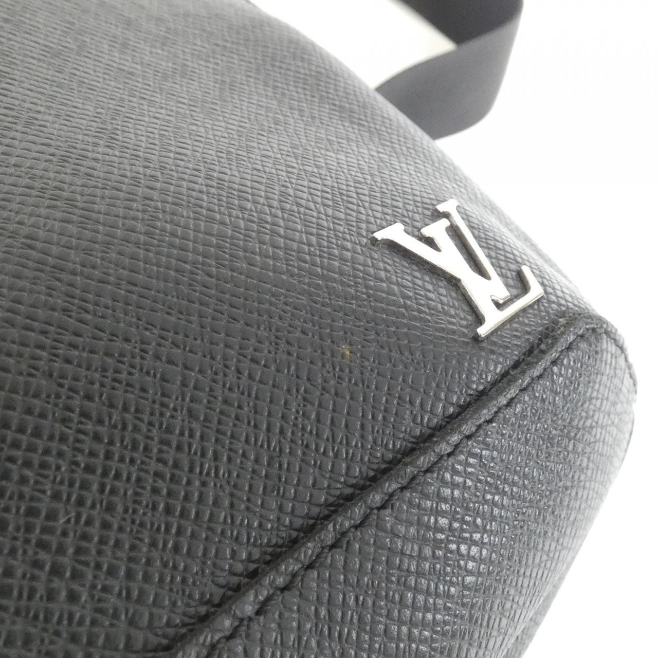 ルイヴィトン タイガ アヴェニュー スリングバッグ M30443 ショルダーバッグ