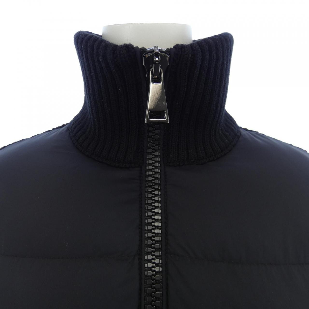 モンクレール MONCLER ダウンジャケット