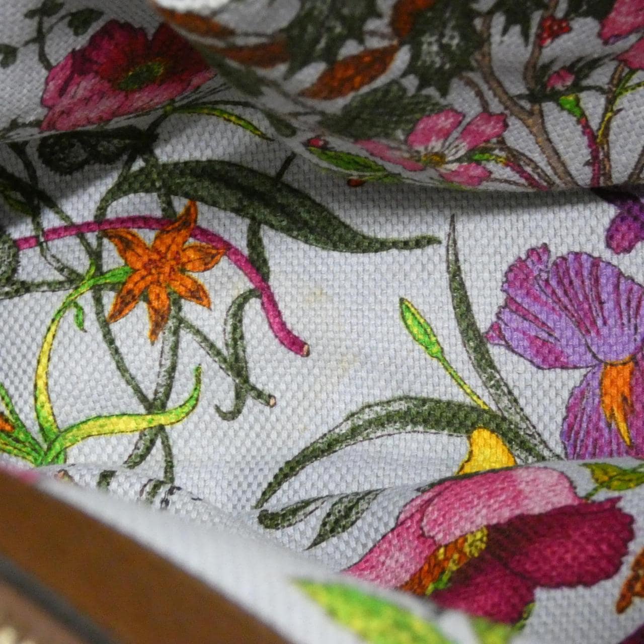 グッチ 323660 A7M0A バッグ