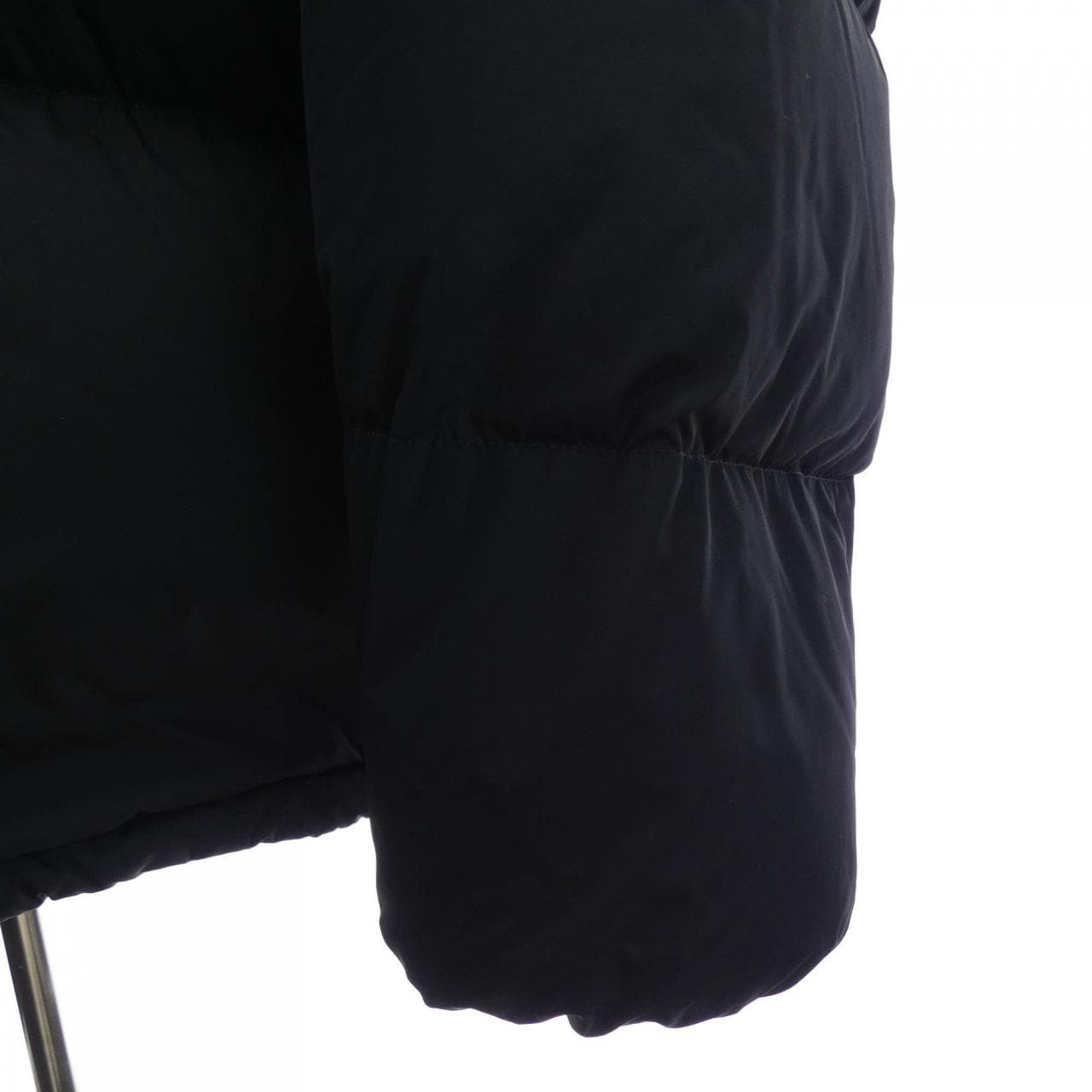 ルイヴィトン LOUIS VUITTON オーバーサイズパッファージャケット HPB80ERSC ダウンジャケット