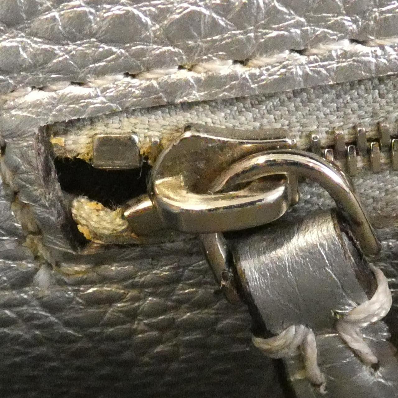 フェンディ SELLERIA ピーカブー ミニ 8BN244 5QG バッグ