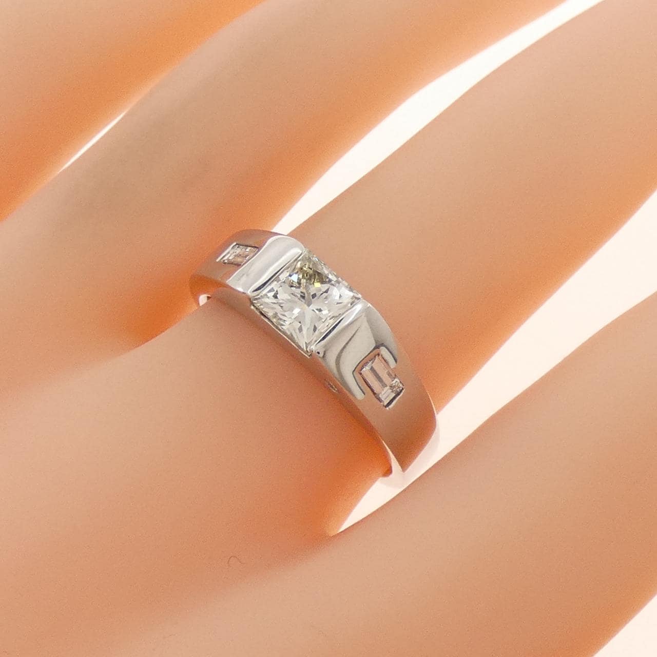 PT900 ダイヤモンド リング 1.004CT