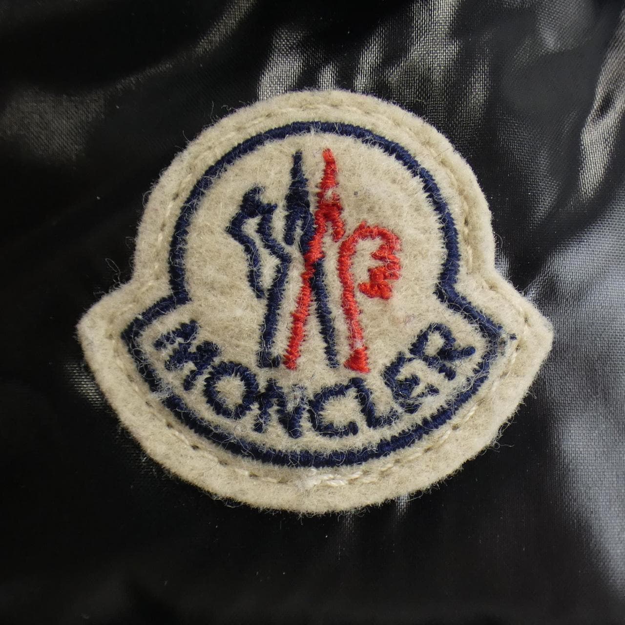 モンクレール MONCLER ダウンジャケット