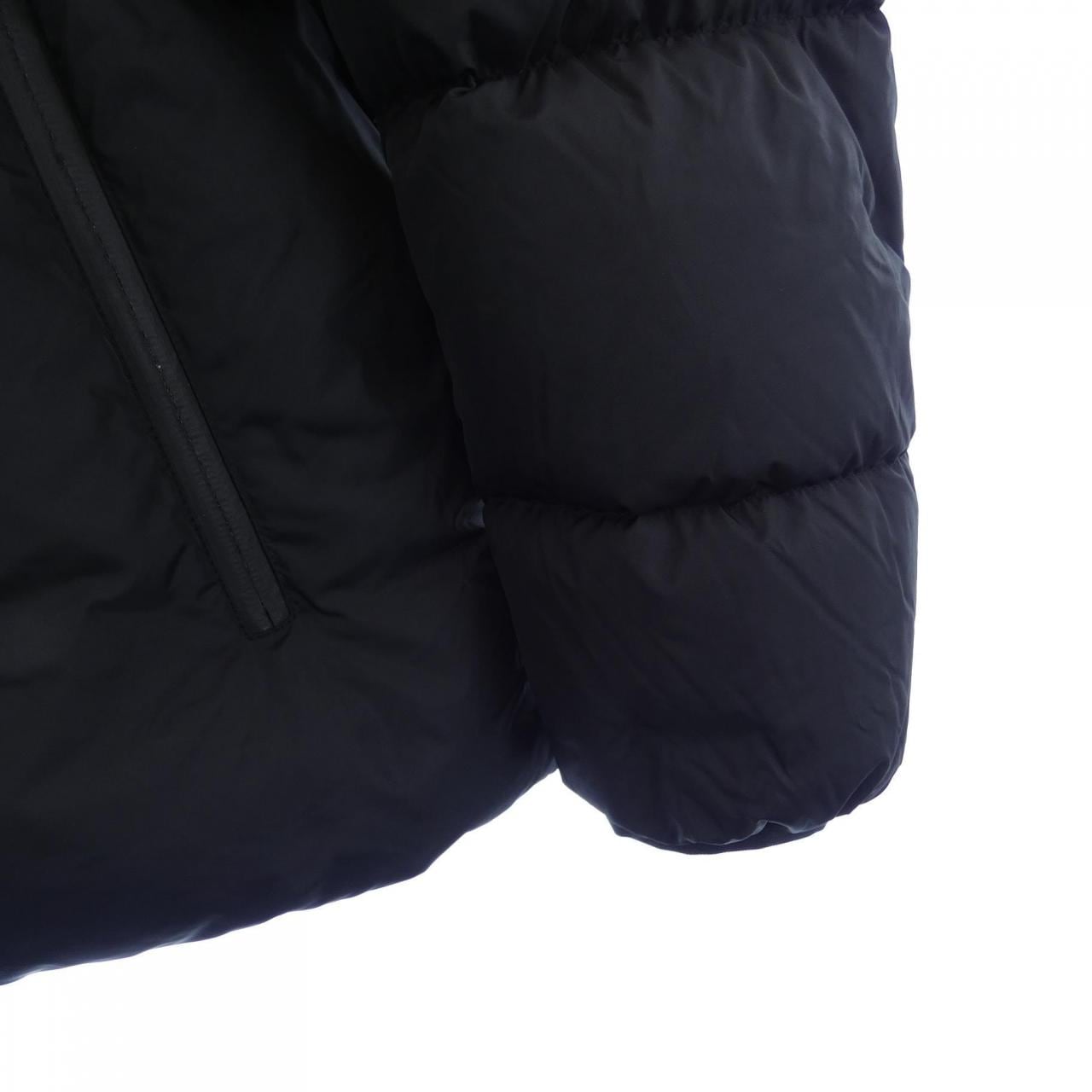 モンクレール MONCLER ダウンジャケット