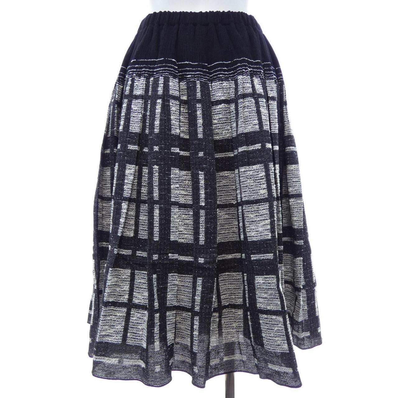トゥービーシック TO BE CHIC スカート