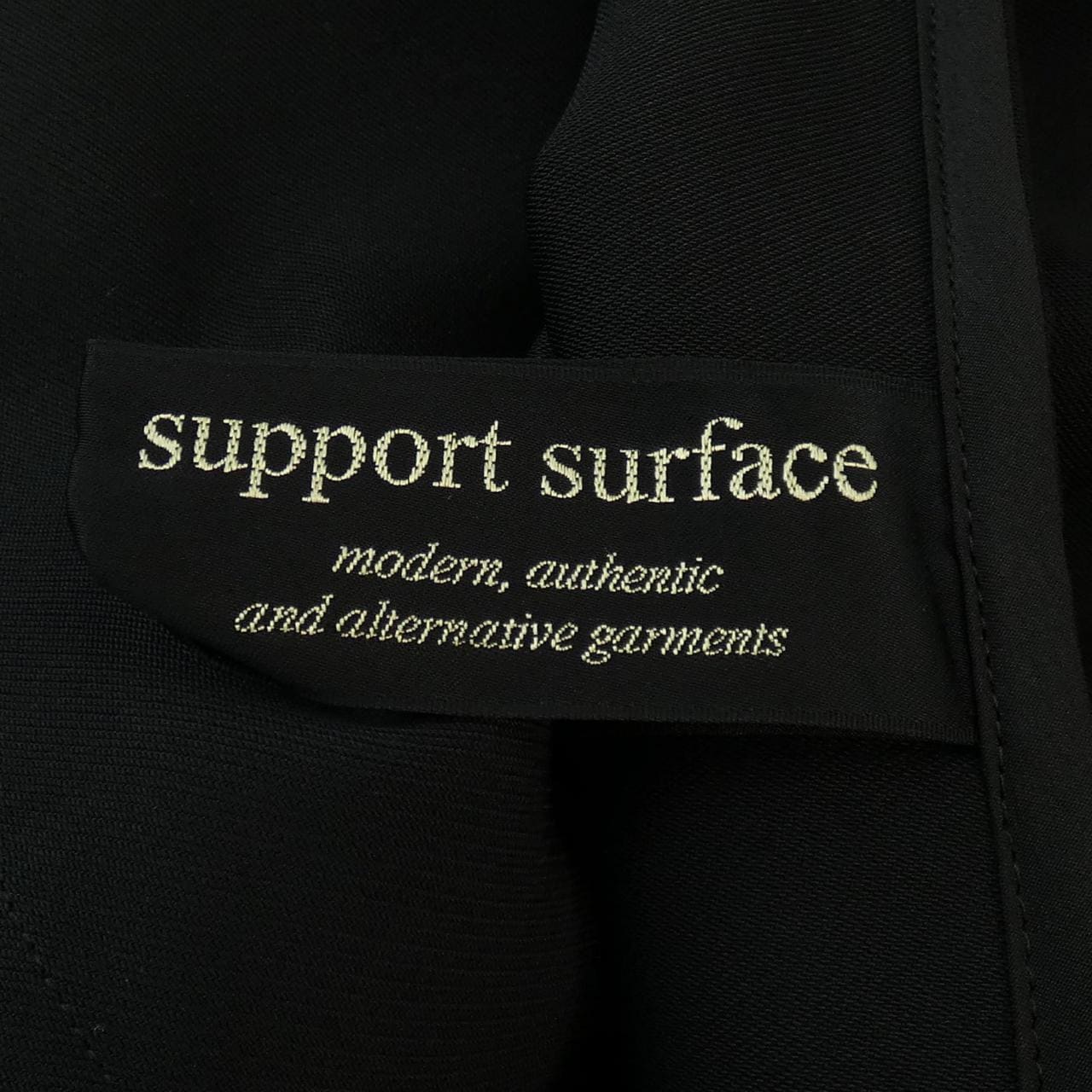 支持曲面support surface连衣裙