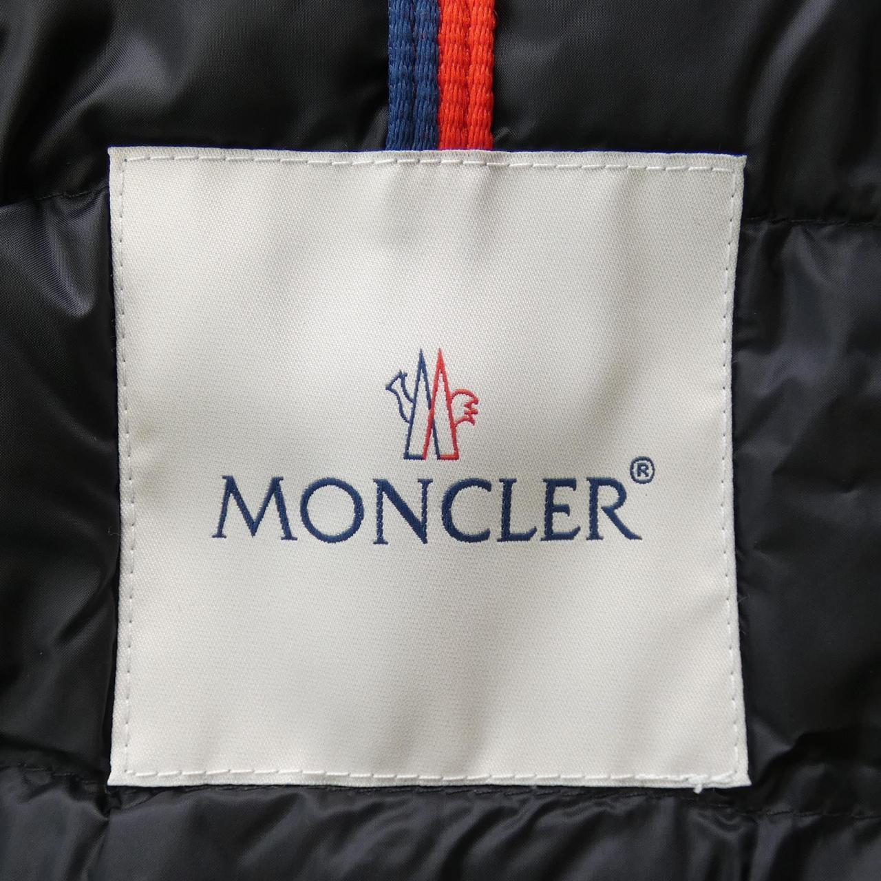 モンクレール MONCLER ダウンジャケット