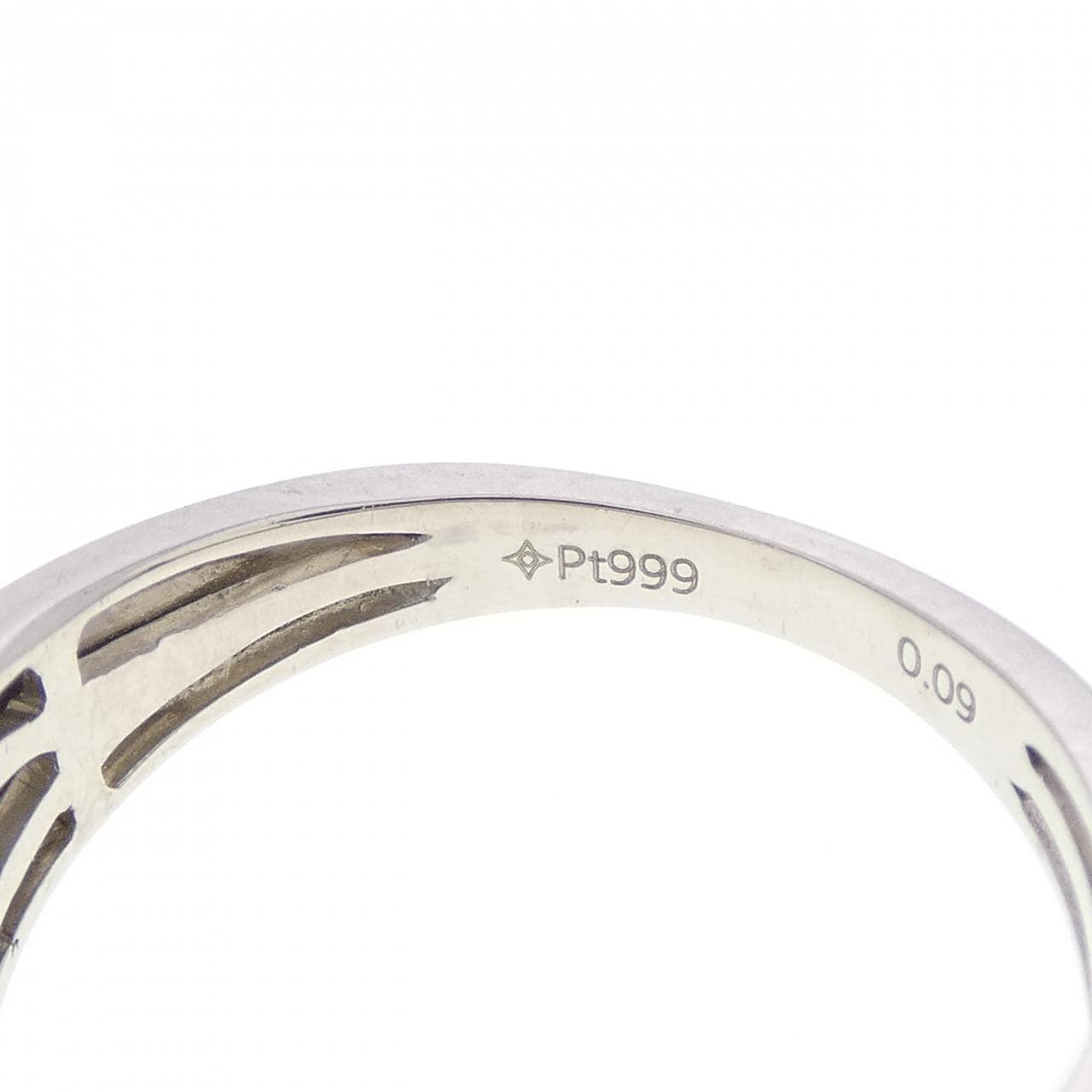 ジーエスティービー ダイヤモンド リング 0.09CT