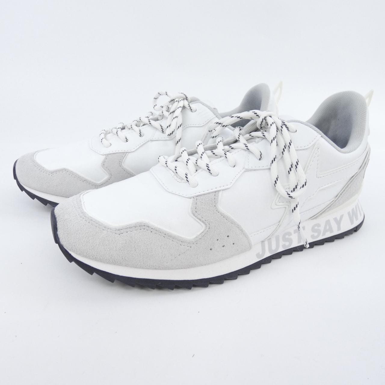 W6YZ スニーカー