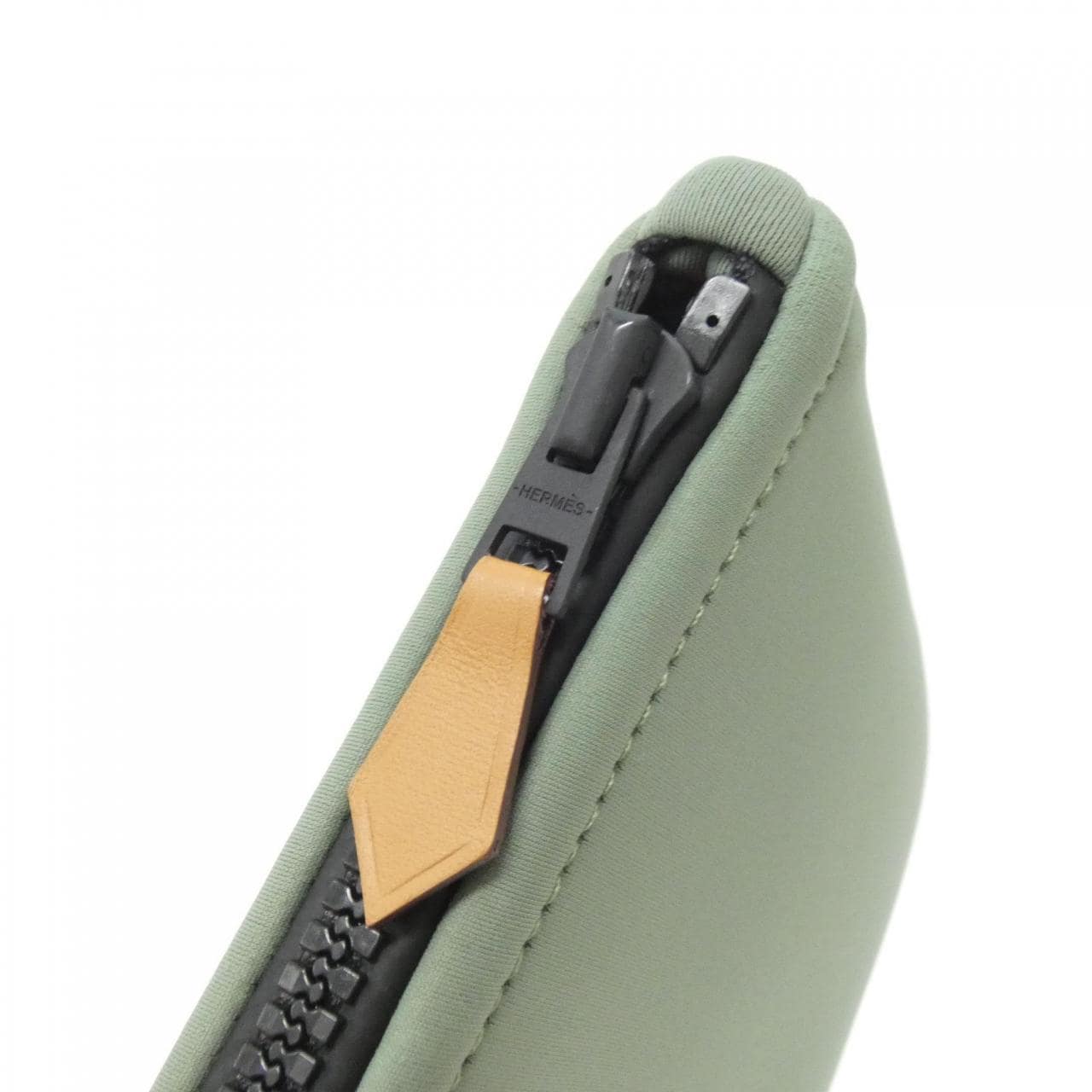 エルメス ネオバン タラサ MM 103748M ポーチ