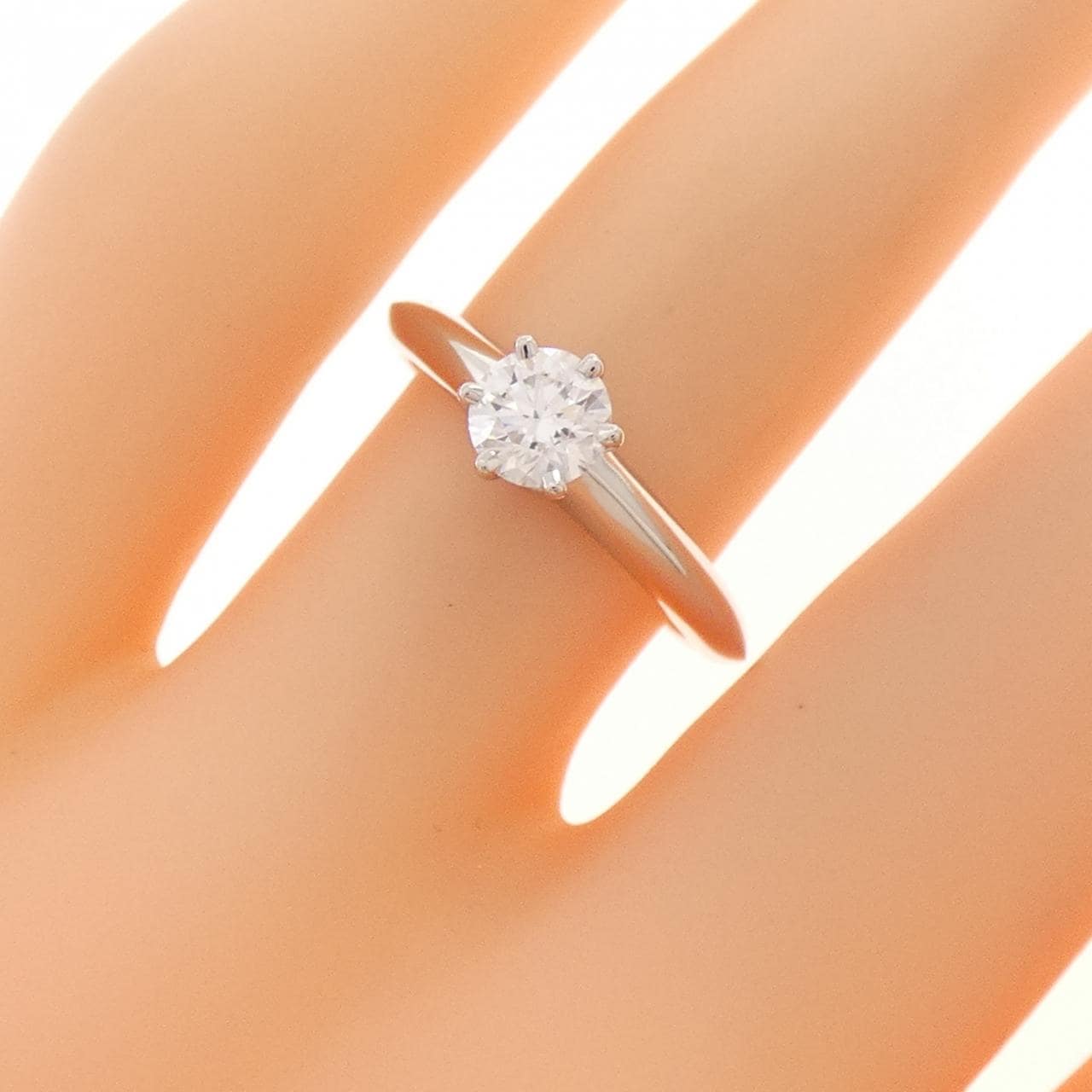 ティファニー クラシックソリティア リング 0.43CT E VVS2