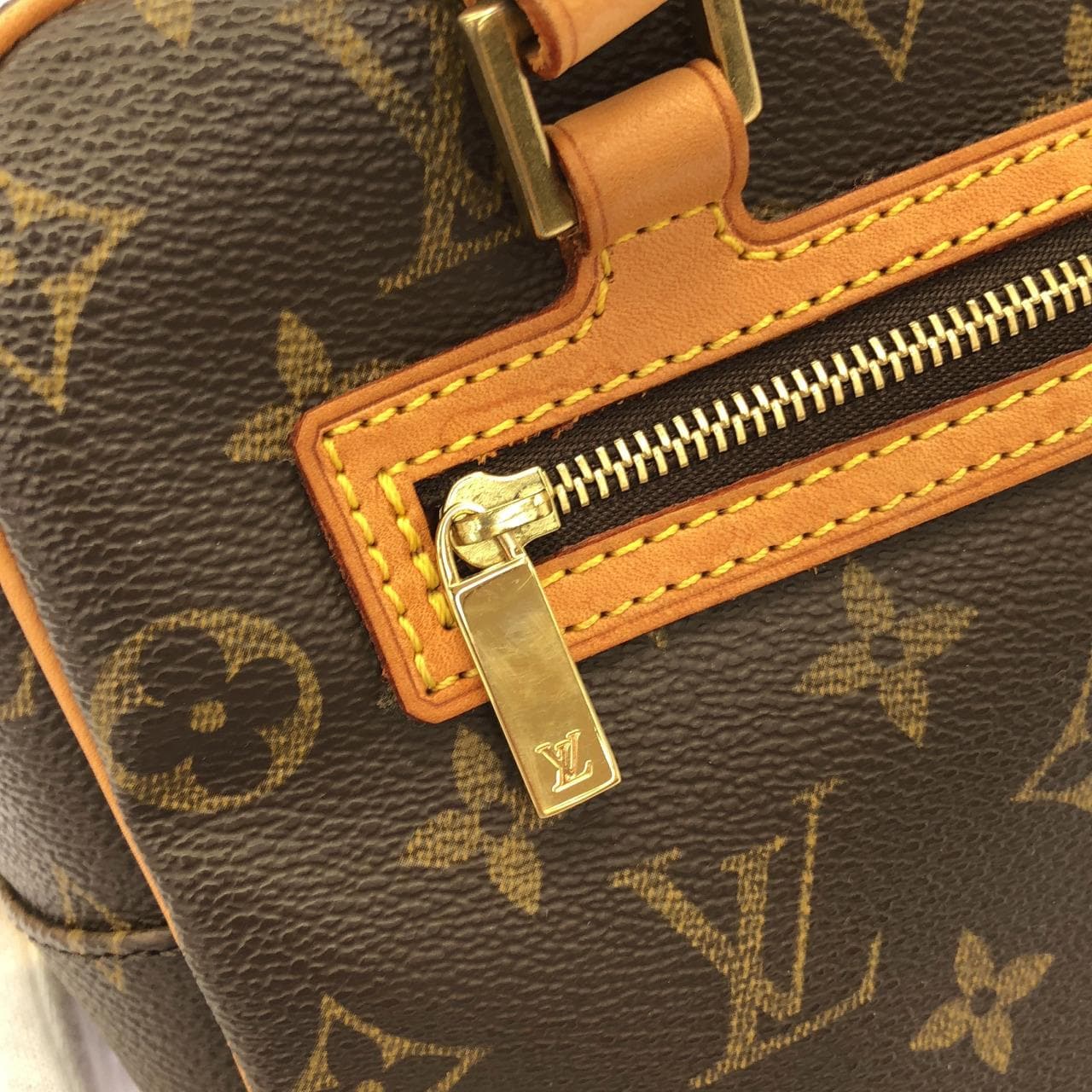 ルイヴィトン モノグラム シテ MM M51182 ショルダーバッグ