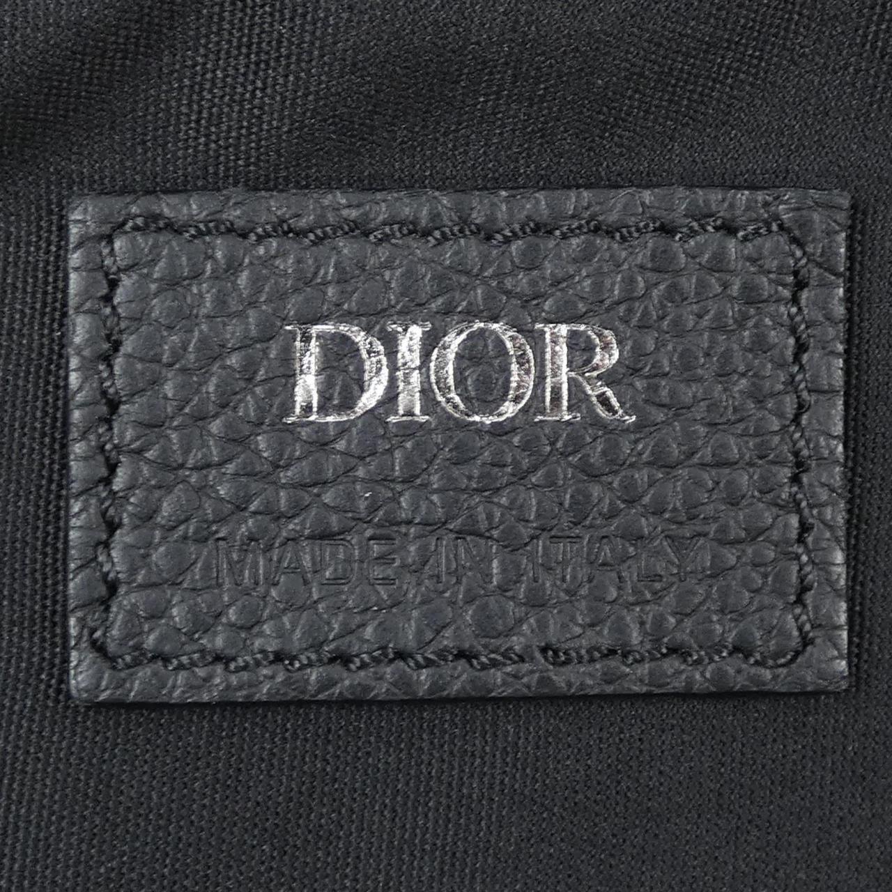 DIOR包