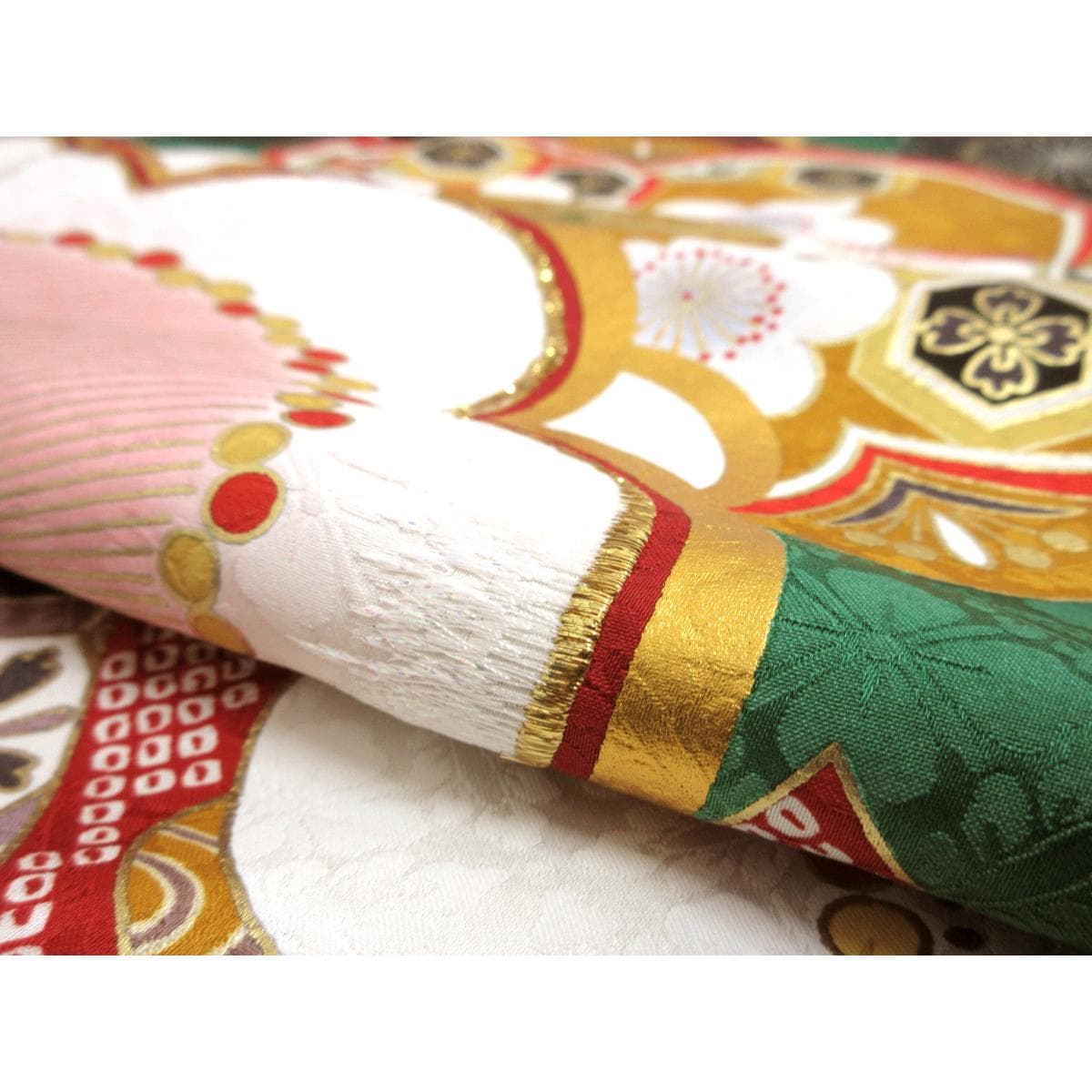 振袖　友禅金彩加工　刺繍入りボカシ染