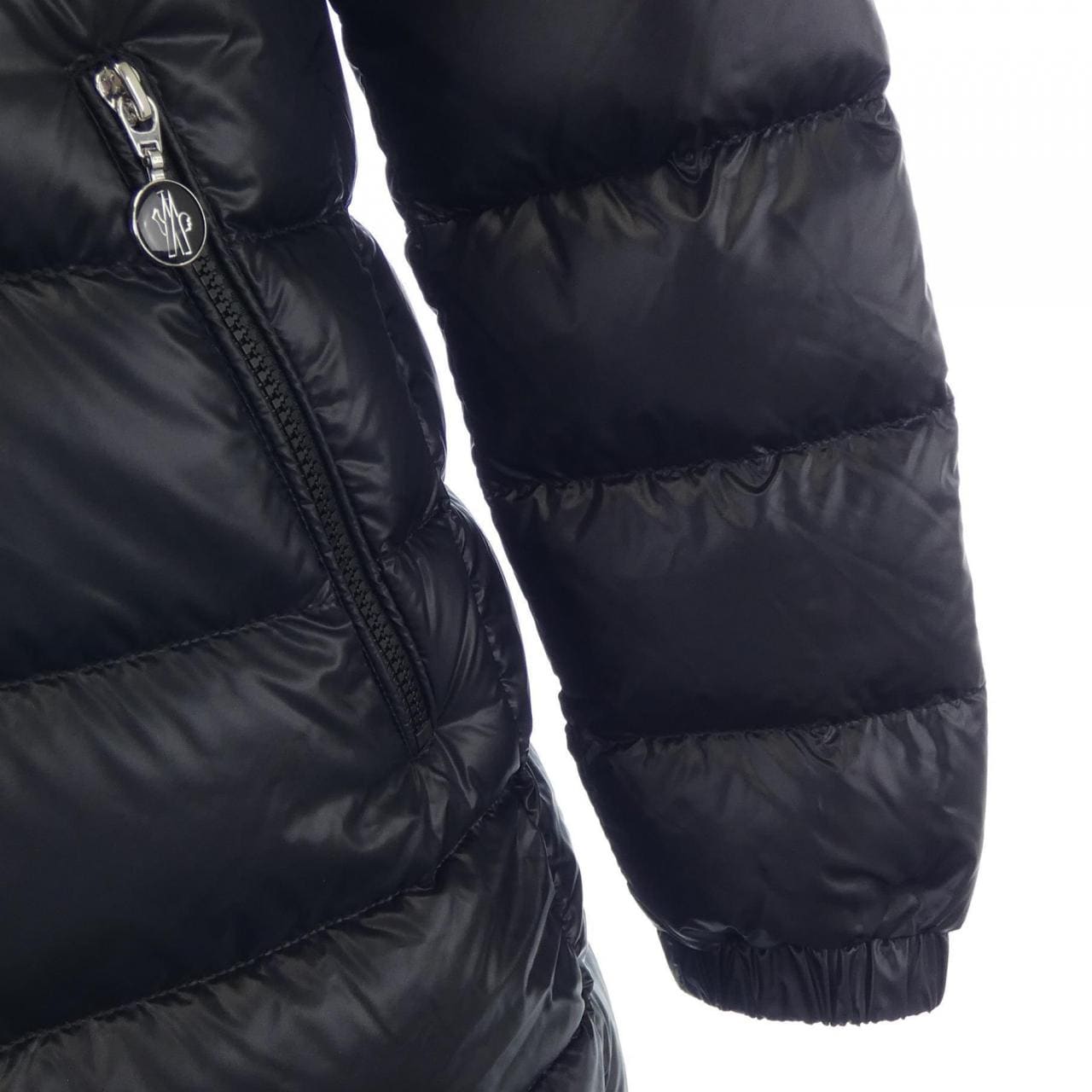 モンクレール MONCLER ダウンジャケット