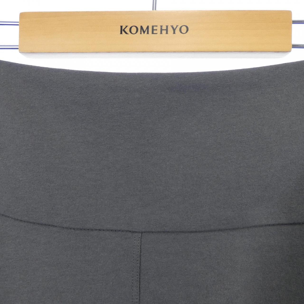 エイトン ATON スカート