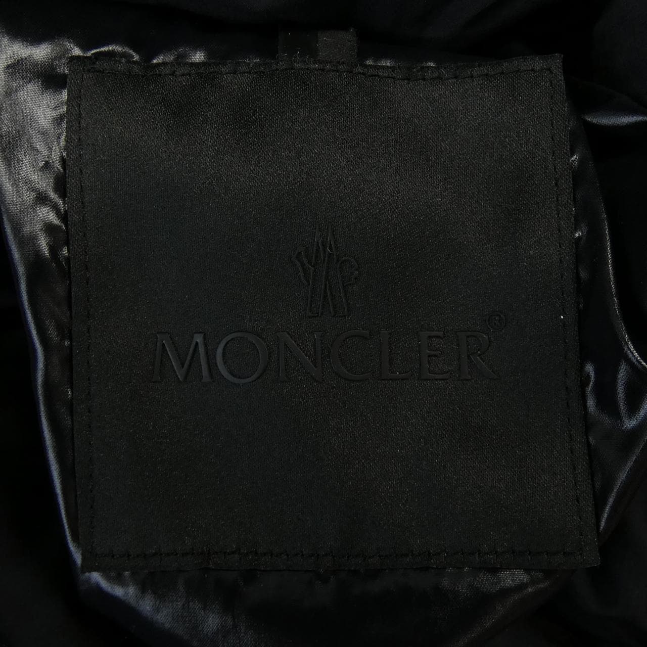 モンクレール MONCLER ダウンジャケット