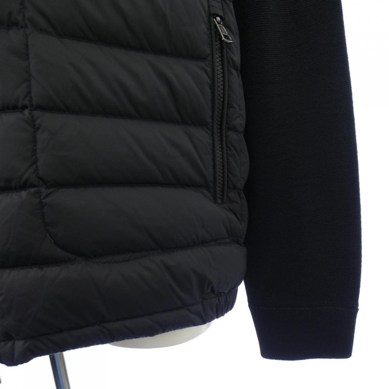 モンクレール MONCLER ダウンジャケット
