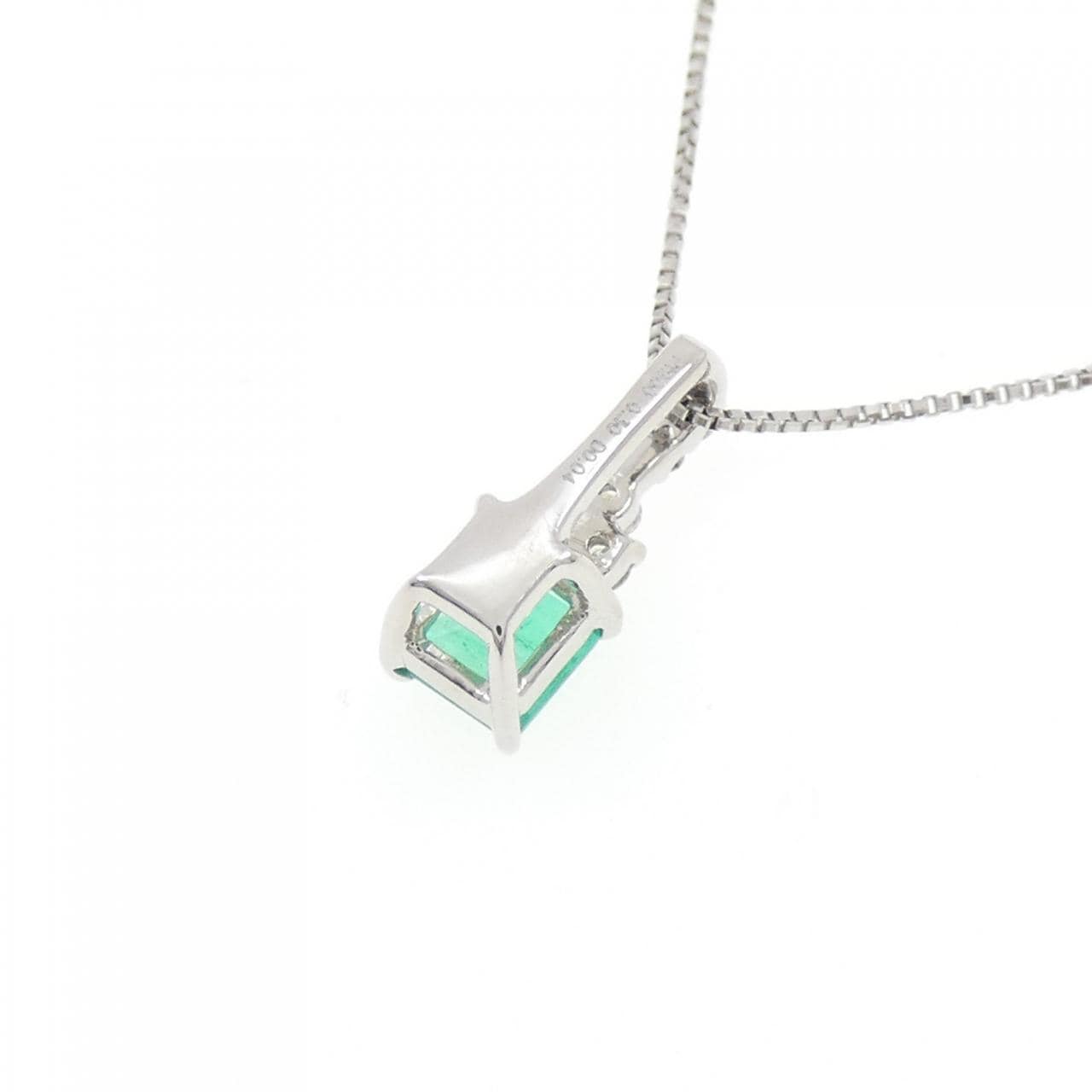 PT900/PT850 エメラルド ネックレス 0.30CT