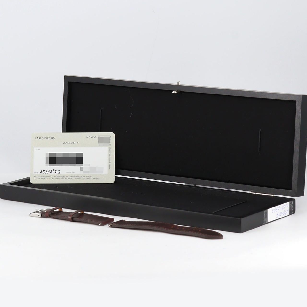 ノモス ラドウィッグ 237 SS 手巻