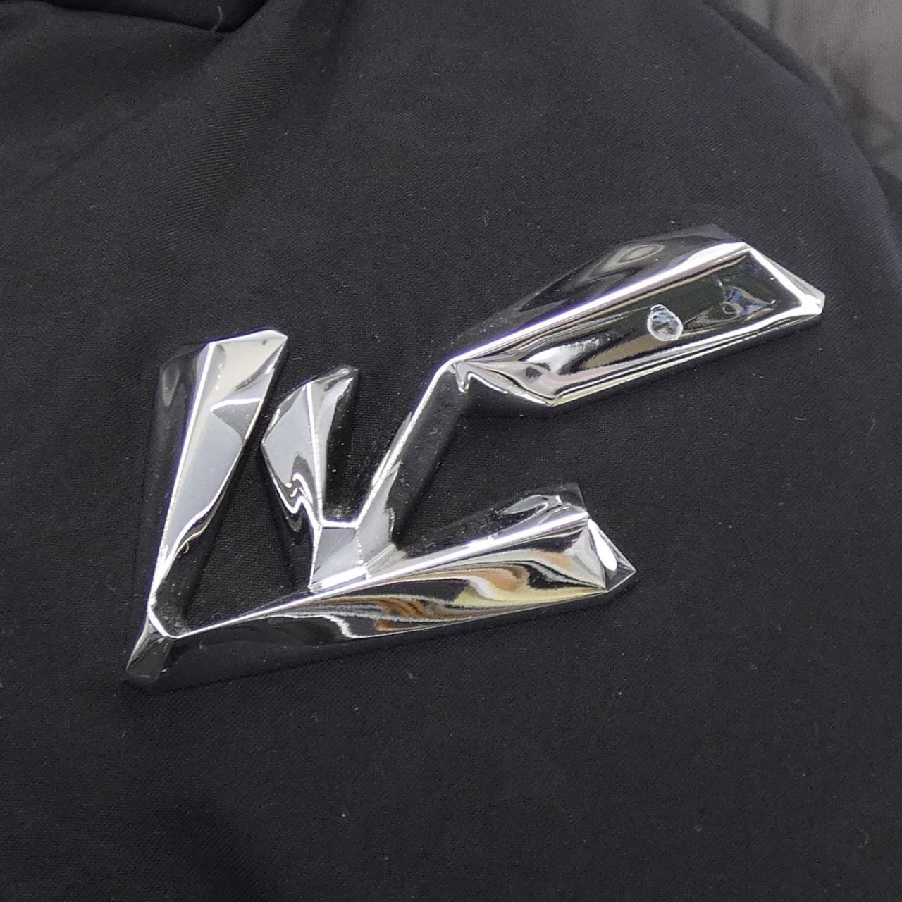 ルイヴィトン LOUIS VUITTON 2054ヒートリアクティブパファ HMB23FI64 ダウンジャケット