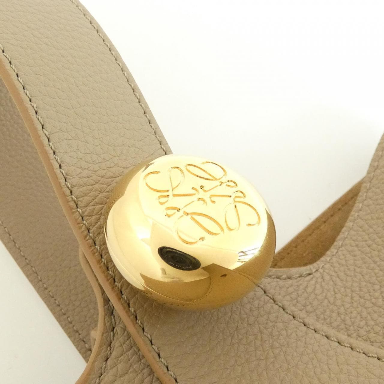 Loewe Pebble Bucket Mini AANBBBMX02 Bag