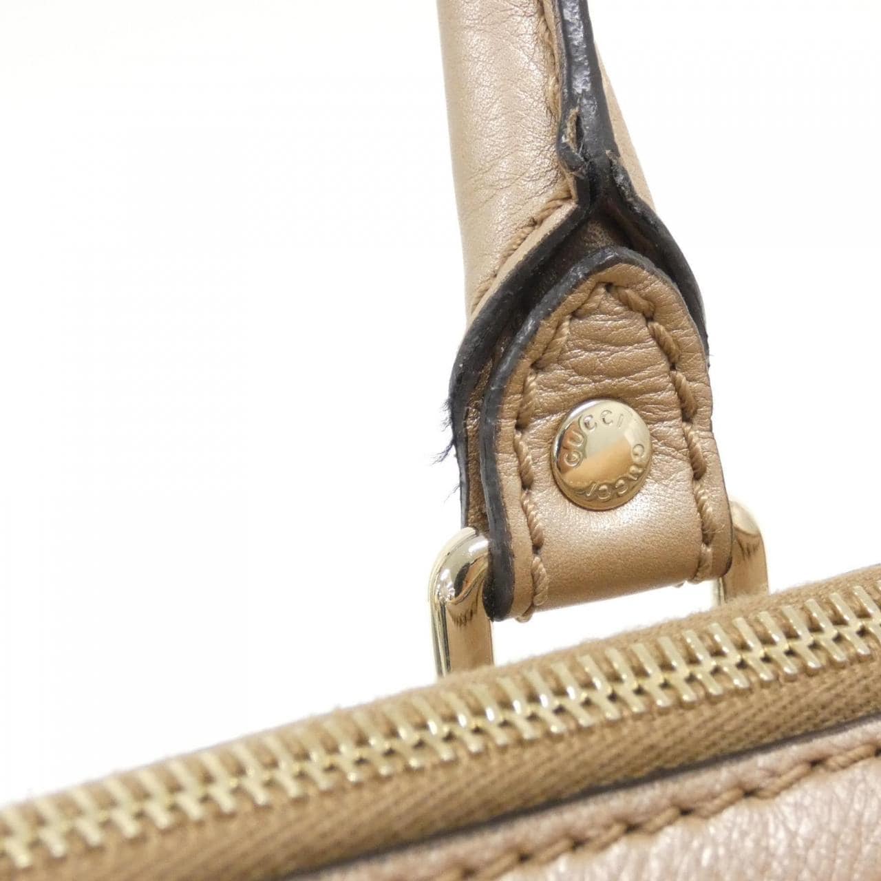 Gucci 247902包