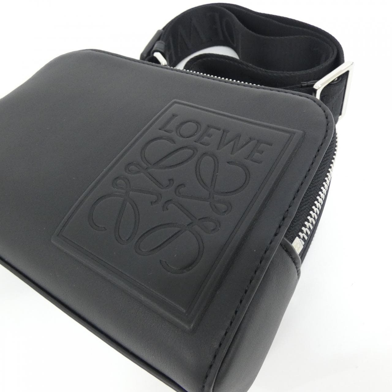 【新品】ロエベ クロスボディ カメラ バッグ ミニ C565R41X05 バッグ