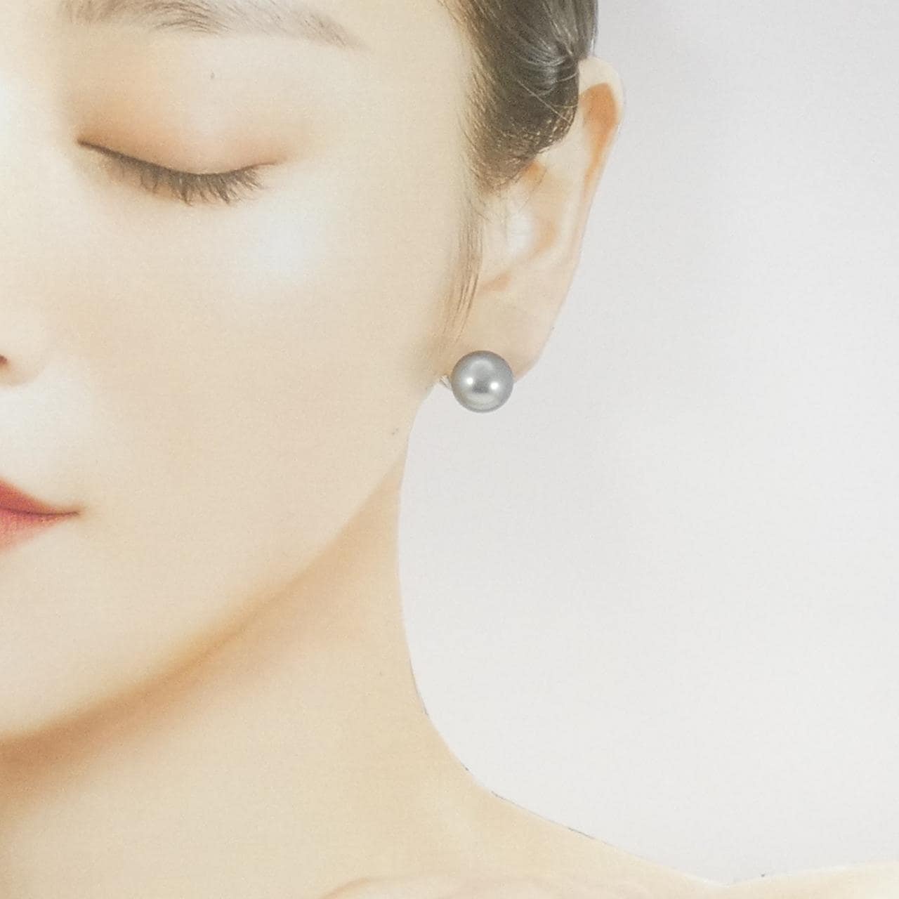 K18WG 黒蝶パール ピアス 12.2mm